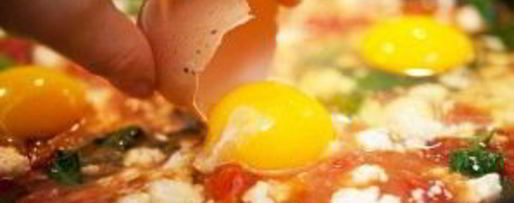 Шаг 5: яичницы с брынзой