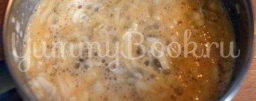 Шаг 2: яичницы с филе и грибами в слоеном тесте