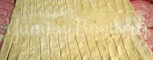 Шаг 5: яичницы с филе и грибами в слоеном тесте