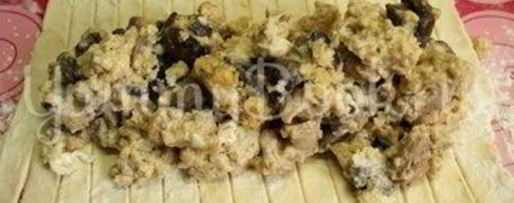 Шаг 6: яичницы с филе и грибами в слоеном тесте