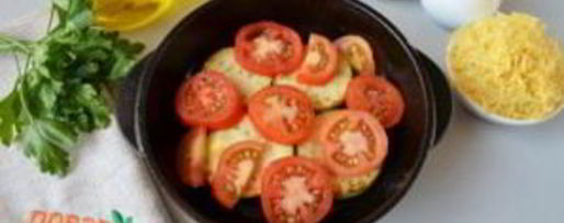 Шаг 2: яичницы с кабачками и помидорами