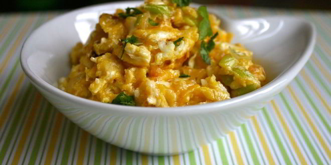 Рецепт яичницы с луком