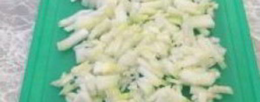 Шаг 1: яичницы с помидорами и ветчиной