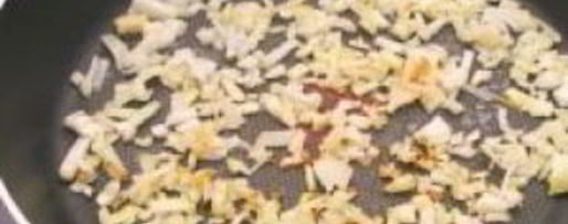 Шаг 4: яичницы с помидорами и ветчиной