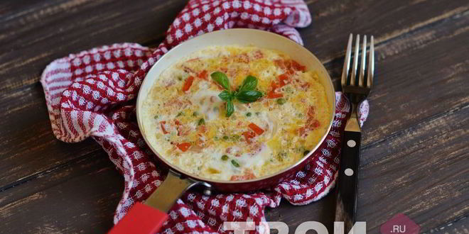 Рецепт яичницы с помидорами и зеленым горошком