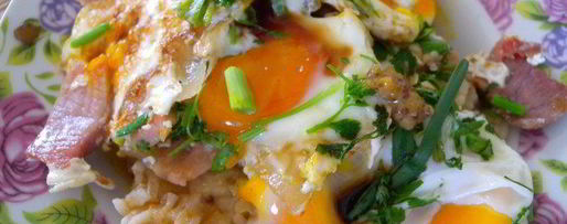 Шаг 2: яичницы с прошутто и зеленью