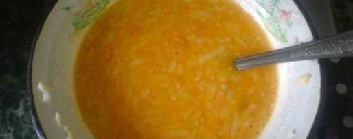 Шаг 14: яичницы с сыром, луком и чесноком