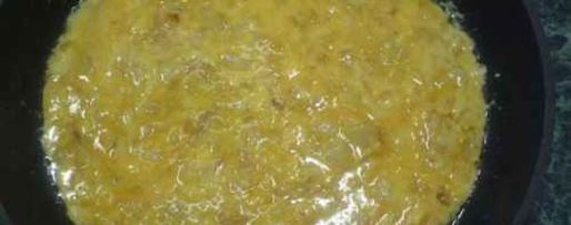 Шаг 19: яичницы с сыром, луком и чесноком