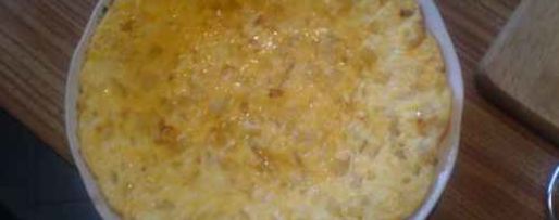 Шаг 22: яичницы с сыром, луком и чесноком