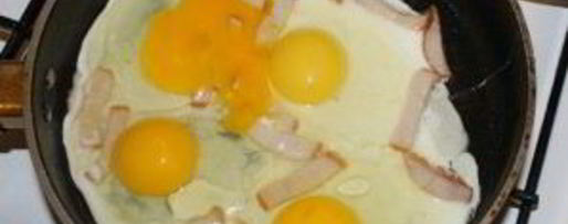 Шаг 2: яичницы с сыром плавленным