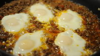 Рецепт Яичницы с тушенкой