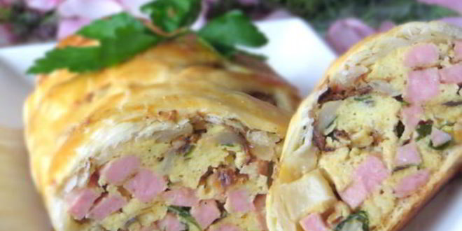 Рецепт яичницы в слоеном тесте к завтраку