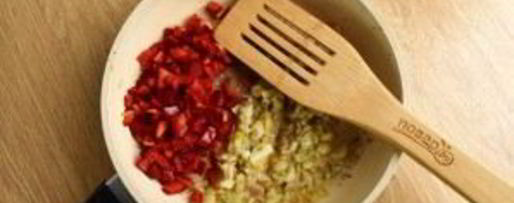 Шаг 2: яичницы в томате по-африкански