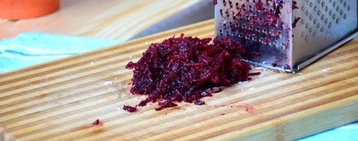 Шаг 3: яиц с сельдью и свеклой