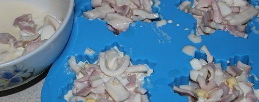 Шаг 7: новогоднего заливного из кальмаров