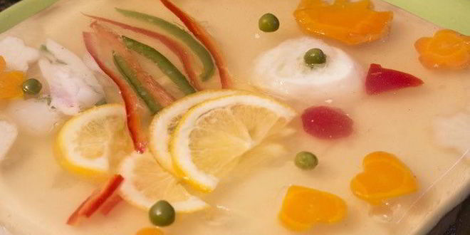 Рецепт слоеного заливного из языка петушок