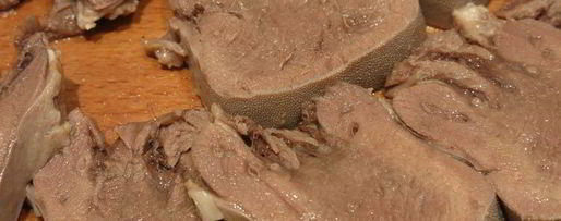 Шаг 1: слоеного заливного из языка петушок