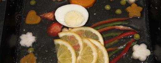 Шаг 5: слоеного заливного из языка петушок