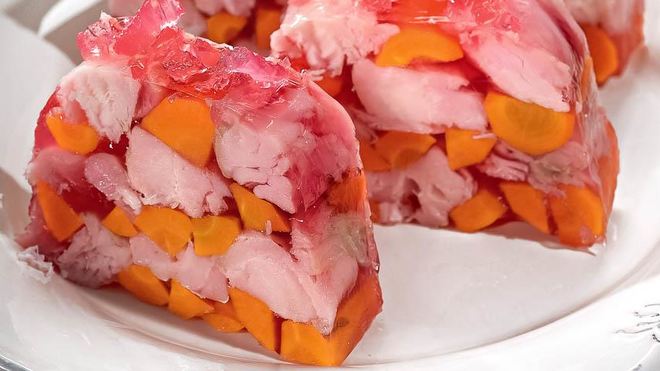 Рецепт Заливного из белой рыбы в свекольном желе