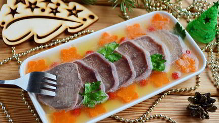 Рецепт Заливного из языка на Новый Год