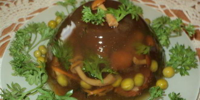 Рецепт заливного с ветчиной и опятами