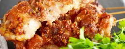 Шаг 5: зате — запеченных кусочков курицы, замаринованные в пикантном маринаде с пряностями и арахисом