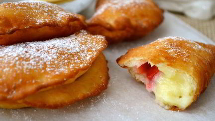 Рецепт Жареных полумесяцев с клубникой