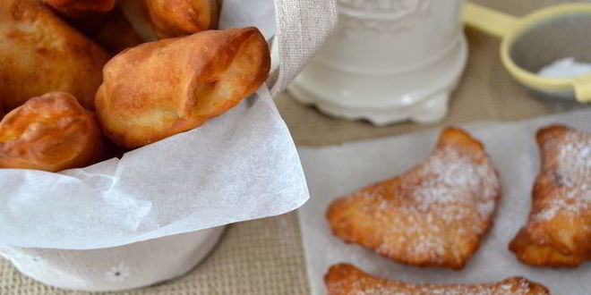 Рецепт жареных полумесяцев с клубникой