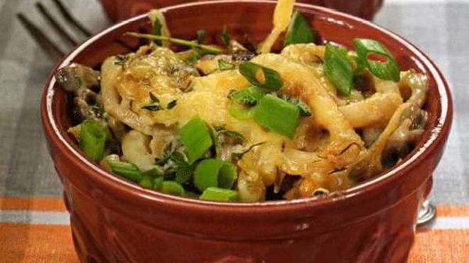 Рецепт Грибного жульена с кальмарами в духовке