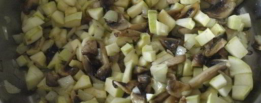 Шаг 3: лодочек из кабачков с жульеном и курицей