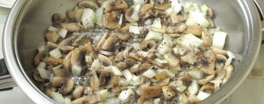 Шаг 4: жульена с грибами и сыром