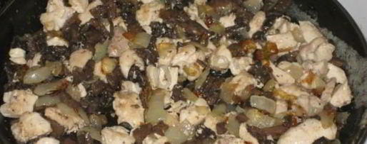 Шаг 3: жульена с курицей и грибами на сковороде