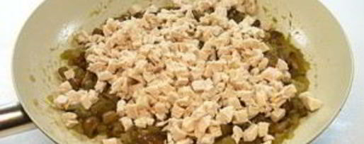 Шаг 6: жульена с курицей и лисичками