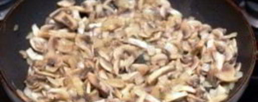 Шаг 2: жульена с соусом бешамель