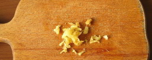 Шаг 3: жульена тома яма с крабовыми палочками