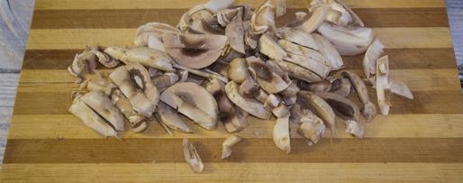 Шаг 2: жульена в горшочке с курицей и грибами